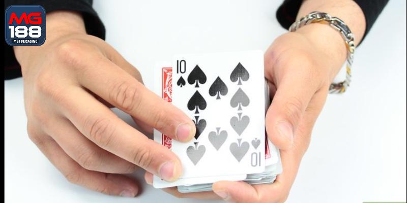Có hàng chục cách chia bài bịp khác nhau để người chơi học hỏi